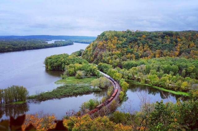 22430232_660073637530573_4261125328824434688_n(1)